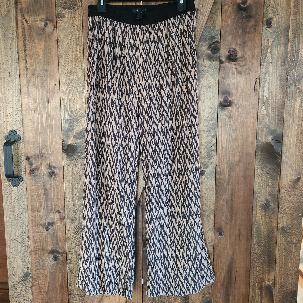 Sanctuary Size Small Animal Printesque Pants.